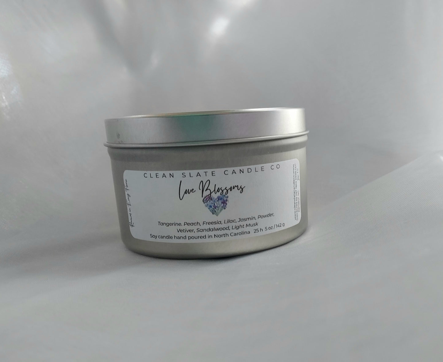Love Blossoms Scented Candle 5 oz (Lilac)