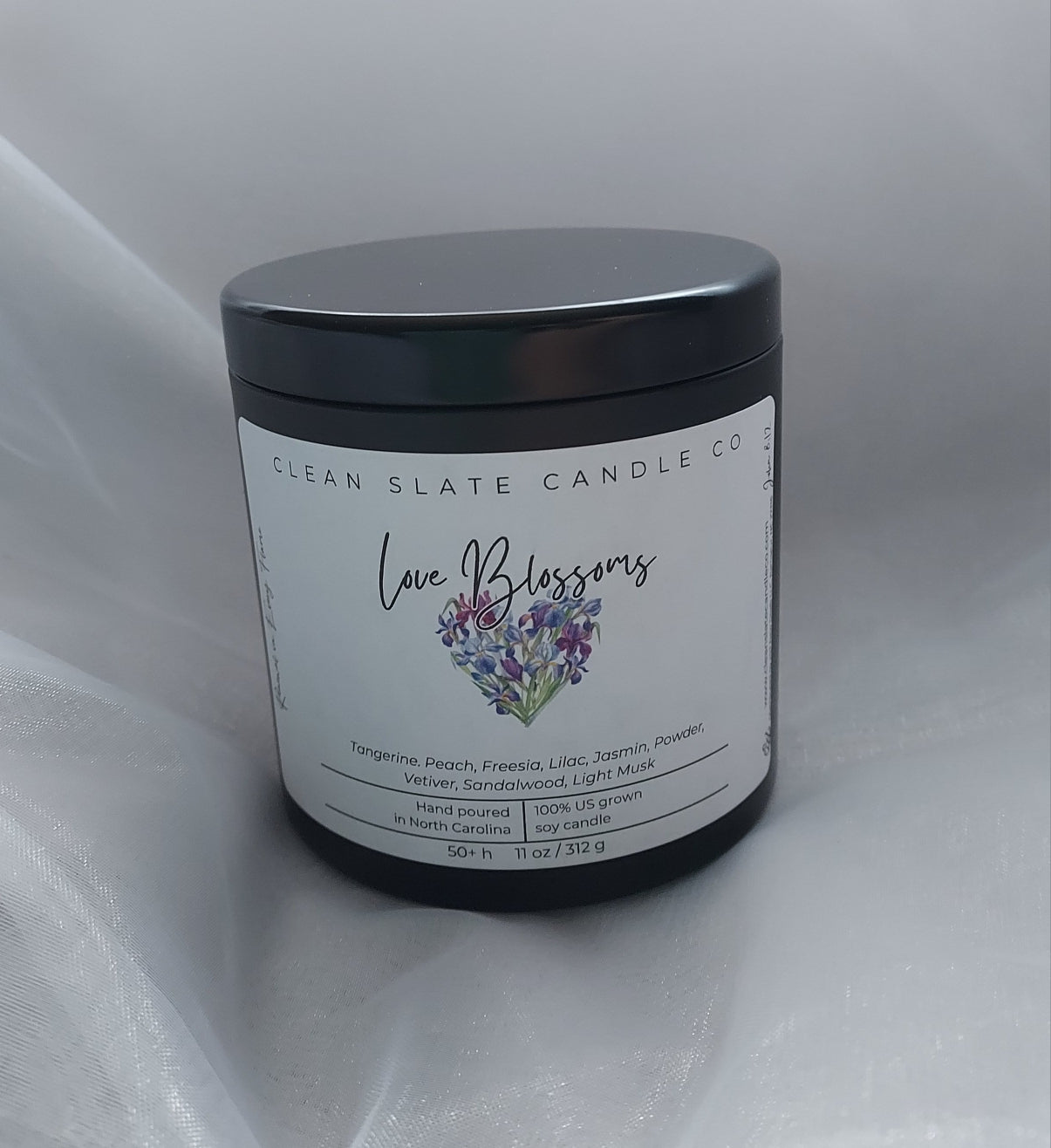 Love Blossoms 11 oz scented candle